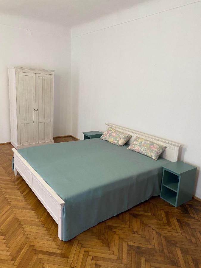 Apartament Istoric Ultracentral - 70 Mp - With Parking Hermannstadt Exterior foto